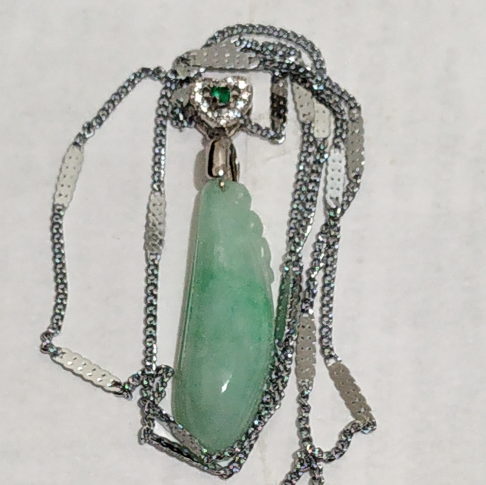 Authentic type a lucky green jade pendant necklace